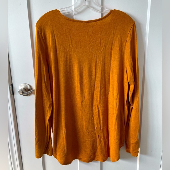 Old Navy Sweater - Picture 2 of 4